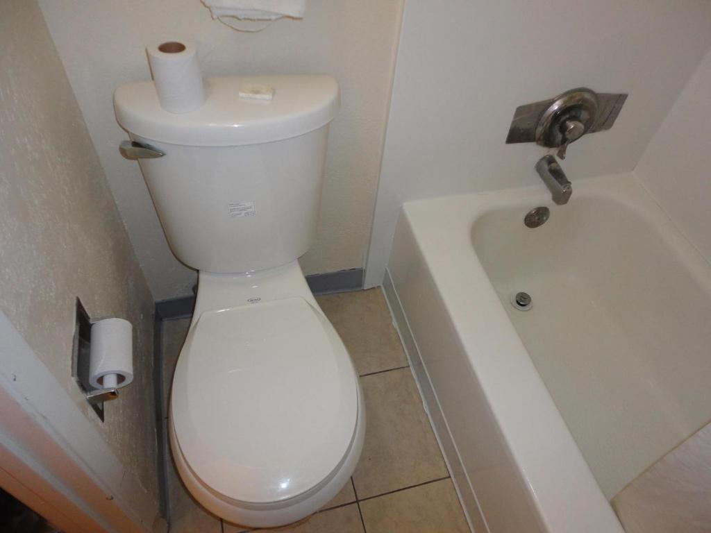 Americas Best Value Inn Battle Creek Oda fotoğraf